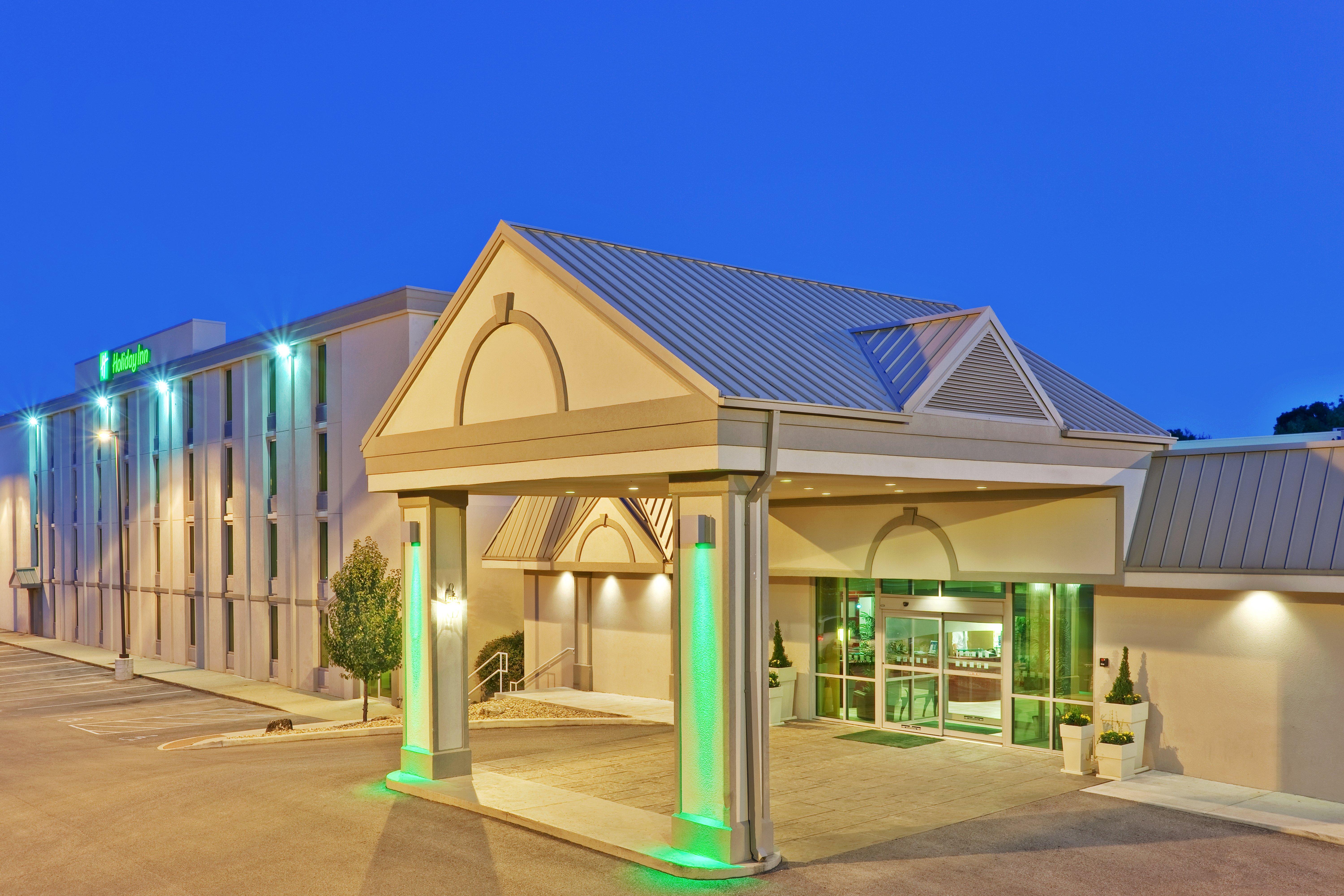 Holiday Inn Bloomington-University Area By Ihg Bagian luar foto