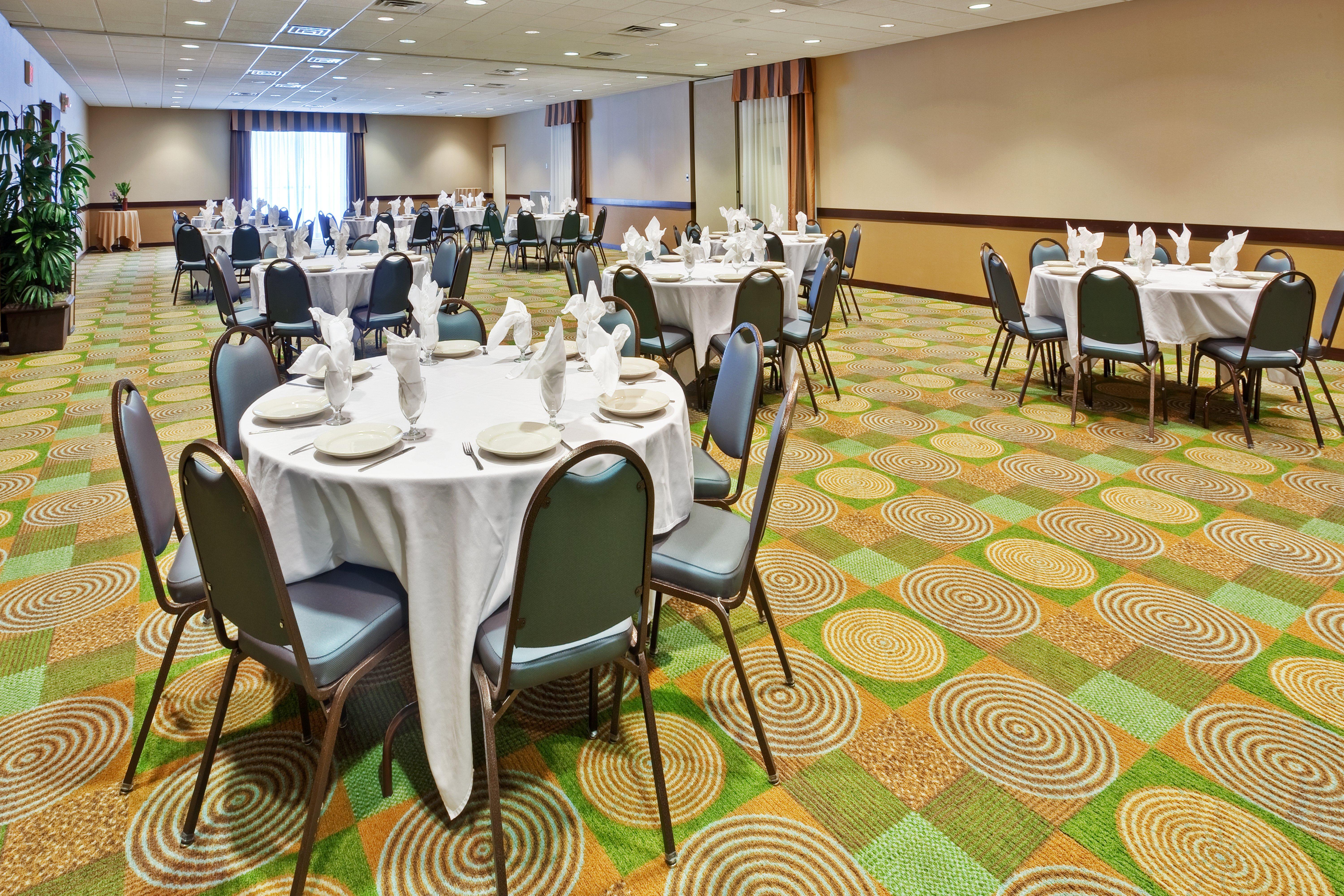 Holiday Inn Bloomington-University Area By Ihg Bagian luar foto