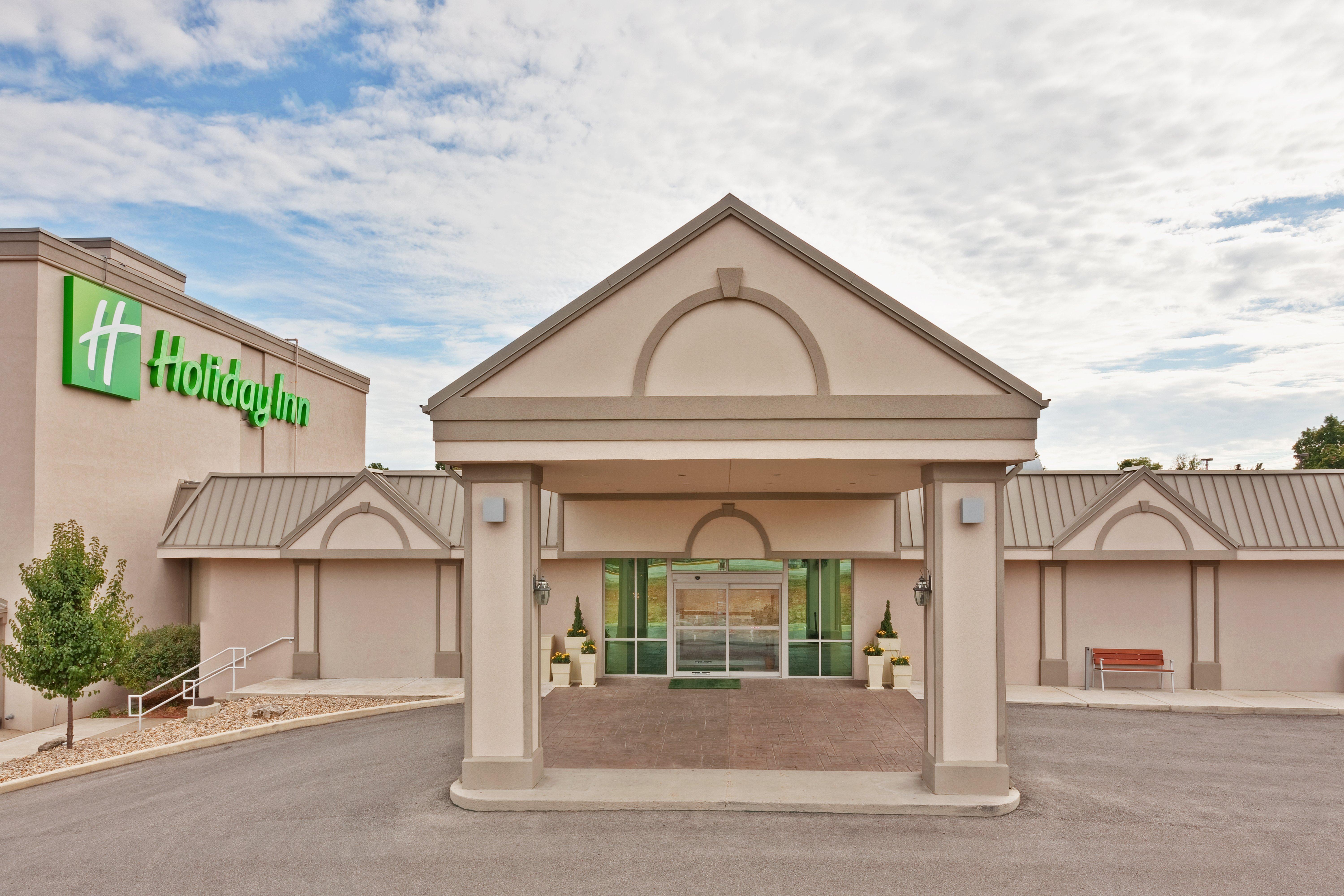 Holiday Inn Bloomington-University Area By Ihg Bagian luar foto