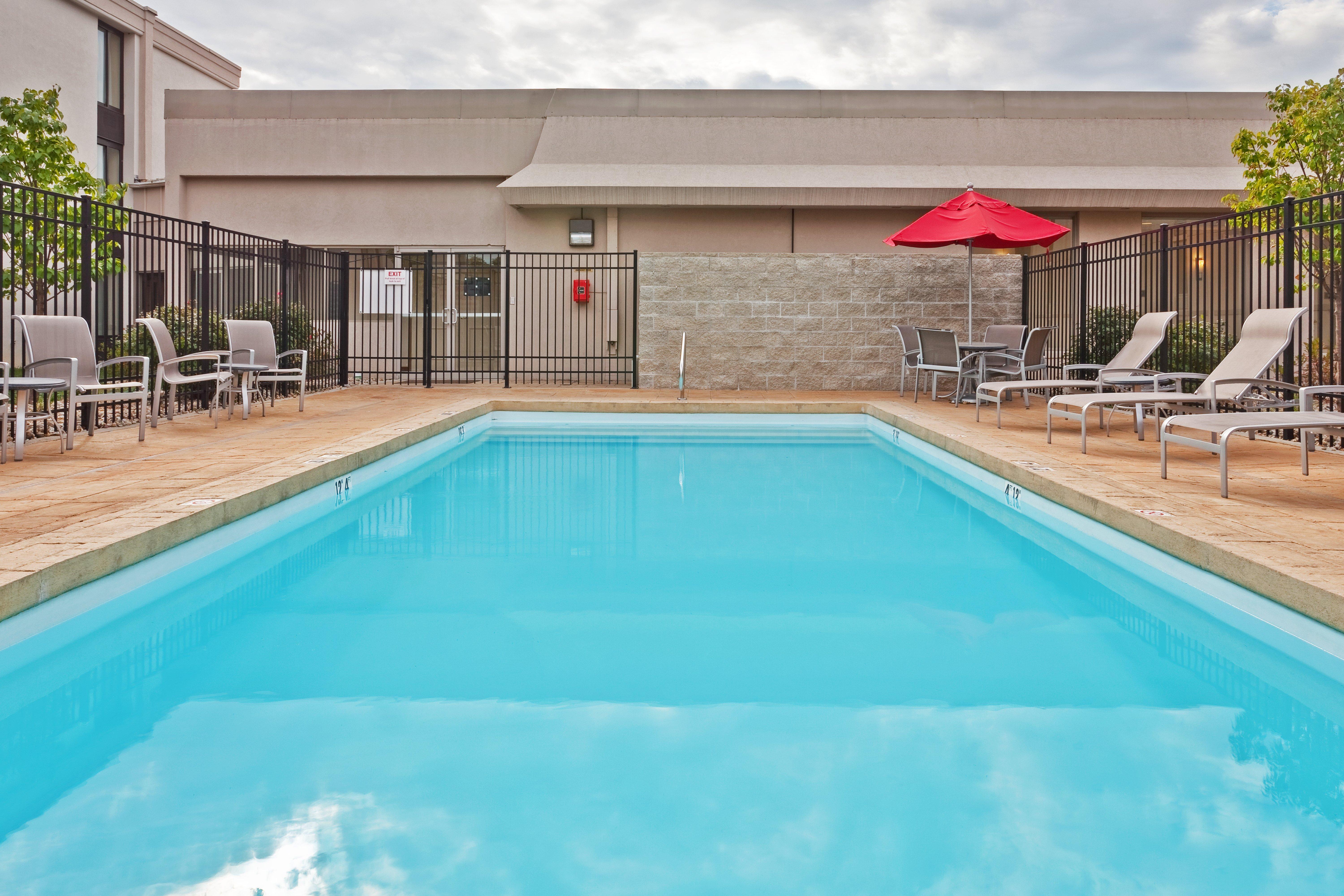 Holiday Inn Bloomington-University Area By Ihg Bagian luar foto